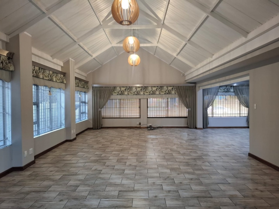 4 Bedroom Property for Sale in Park West Free State